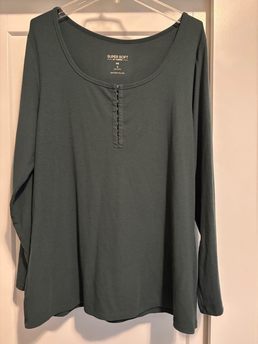torrid Long-Sleeve Scoop ribbed Top in Green size 3